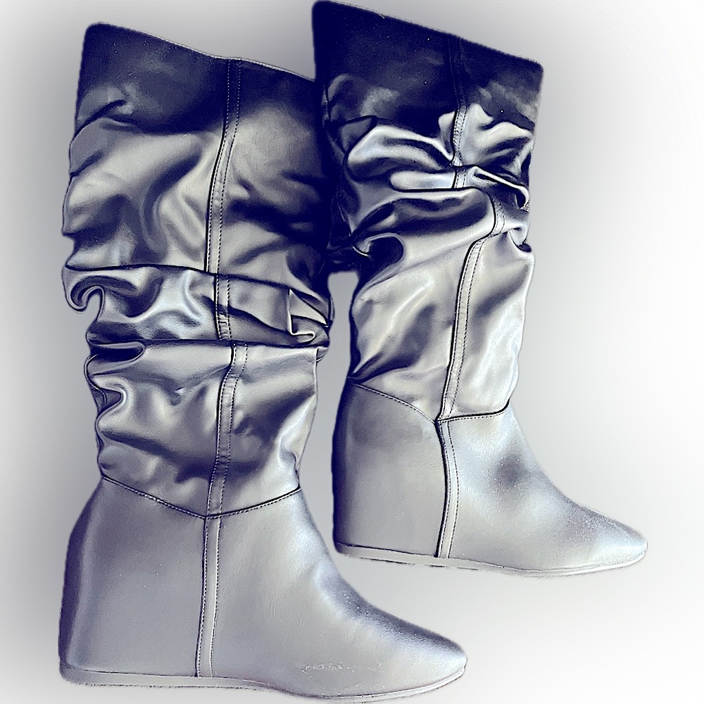 Shoedazzle Knee high flat Boots
